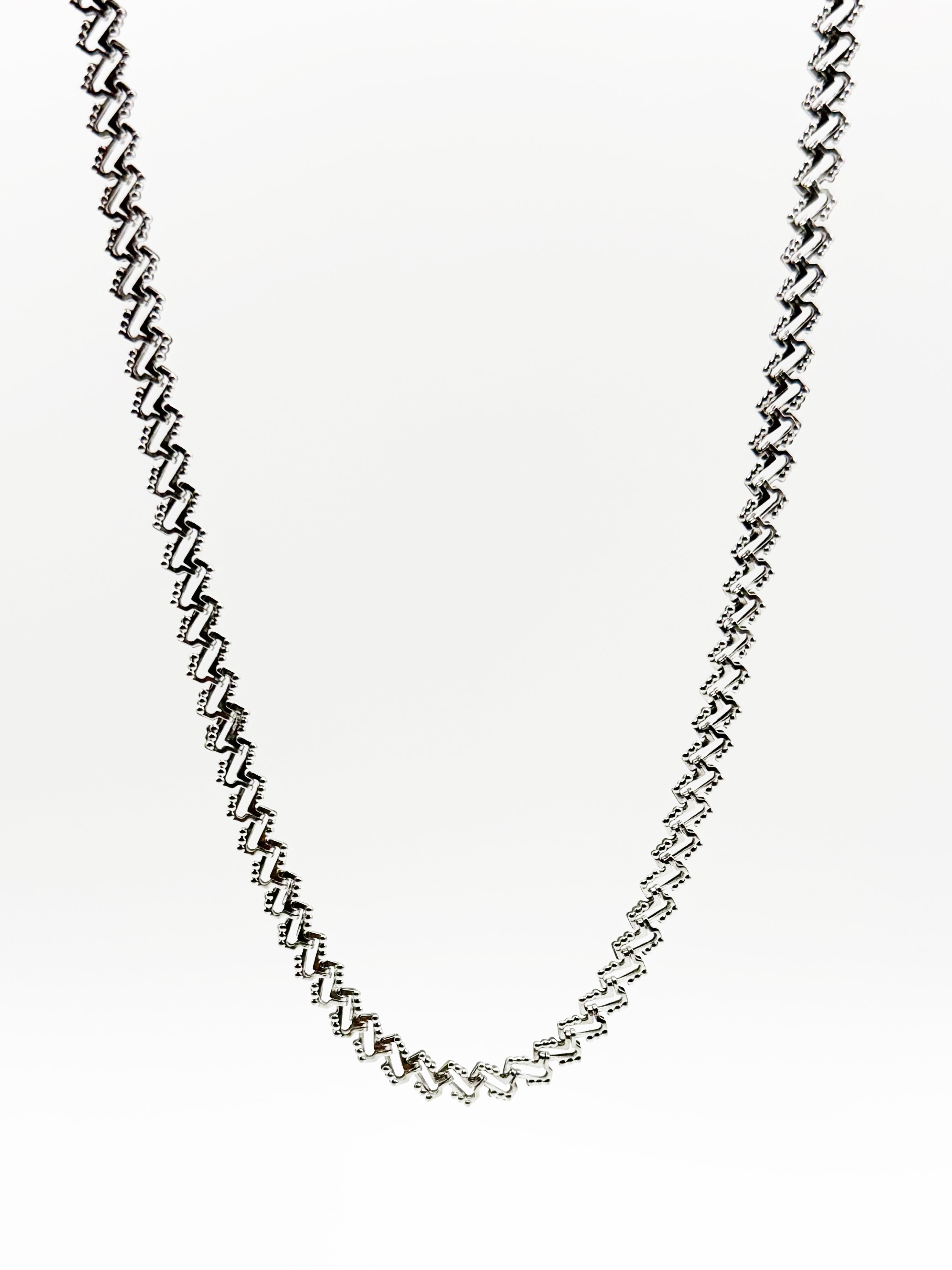 TEXTURED CHAIN NECKLACE